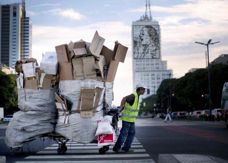 Tiempo de Balances: Pobreza, Exclusión y Desigualdad en la Argentina Urbana (2010-2016) | IADE Tiempo de Balances: Pobreza, Exclusión y Desigualdad en la Argentina Urbana (2010-2016) | IADE